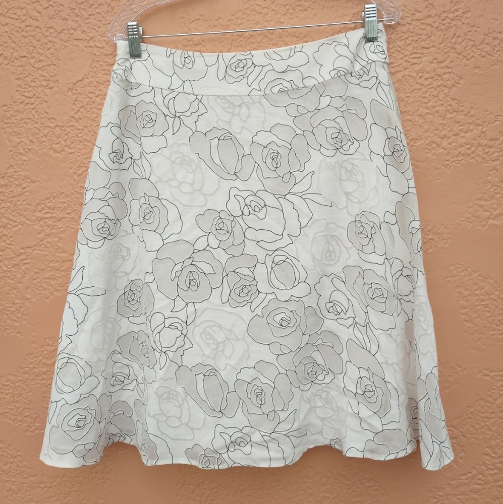 DJ White Skirt with Black Floral Prints Size 6